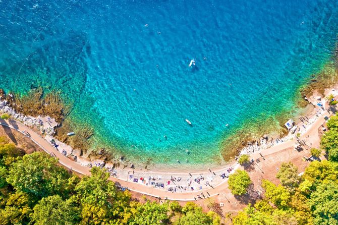 Njivice beach